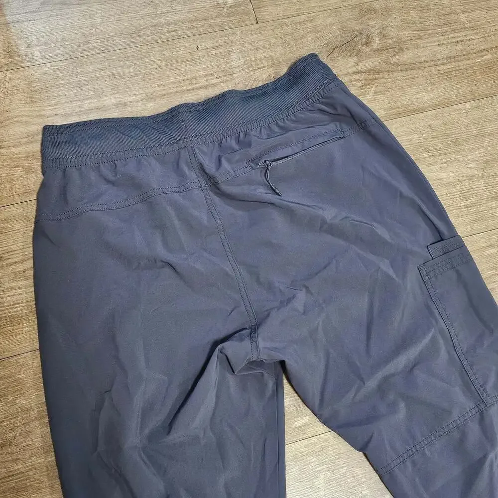 Cherokee Infinity Men’s Gray Cargo Scrub Jogger Pants Size Large